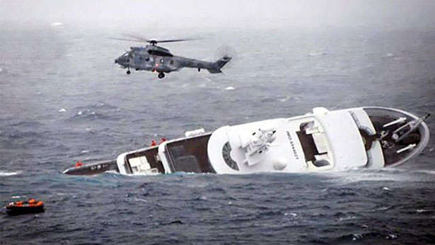 superyacht-insurance-yogi-yacht-sinking-b-and-o